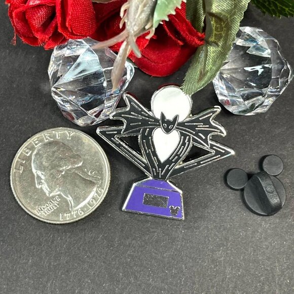 Disney Jack Skellington Trading Pin Hidden Mickey Trophy Brooch Lapel Pin Badge - Picture 2 of 5